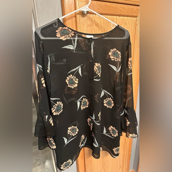 Cabi #5206 La Di Da Sheer Floral 3/4 Bell
Sleeve Button Front Blouse - Picture 3 of 4